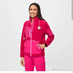 Figs On-shift Sherpa jacket M in shocking pink